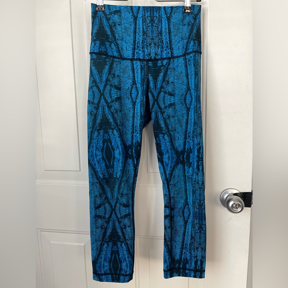 Lululemon Blue and Black Patterned Leggings